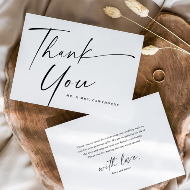 Tarjeta De Agradecimiento Boda de guiones elegante y moderno (Simple Modern handwritten Script Black and White Wedding Thank You Card.)