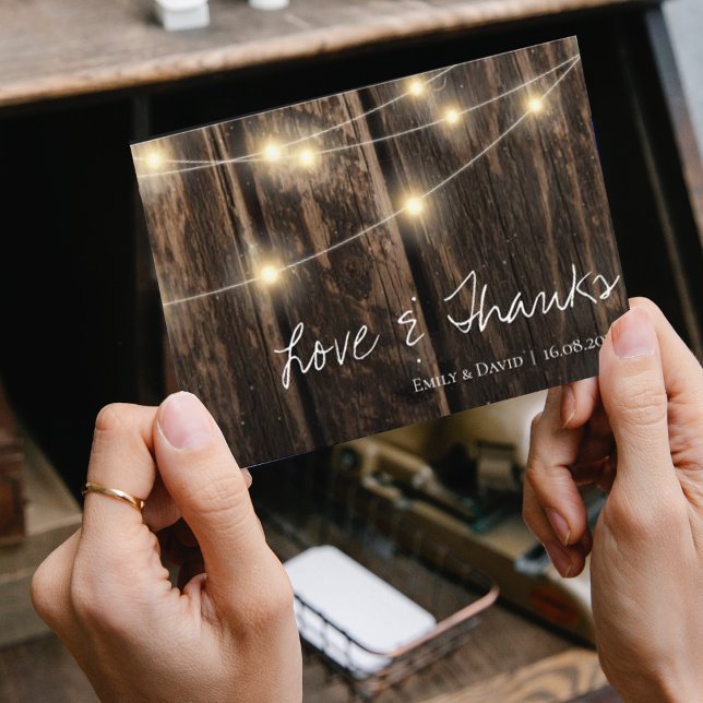 Tarjeta De Agradecimiento Boda De Madera Rústica Con Luces De Cadena (Rustic Wood With String Lights Wedding Thank You Card)
