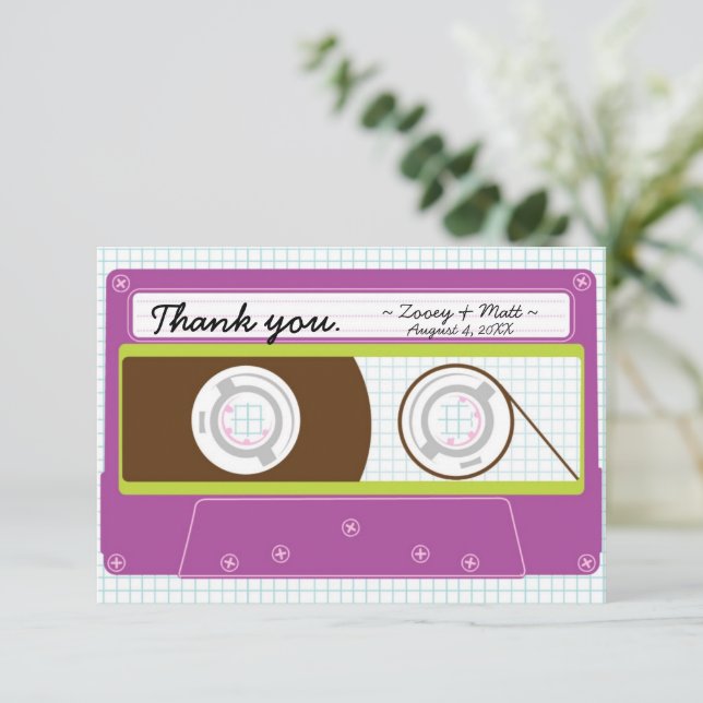 Tarjeta De Agradecimiento Boda de mixtape retro púrpura y lima (Anverso de pie)