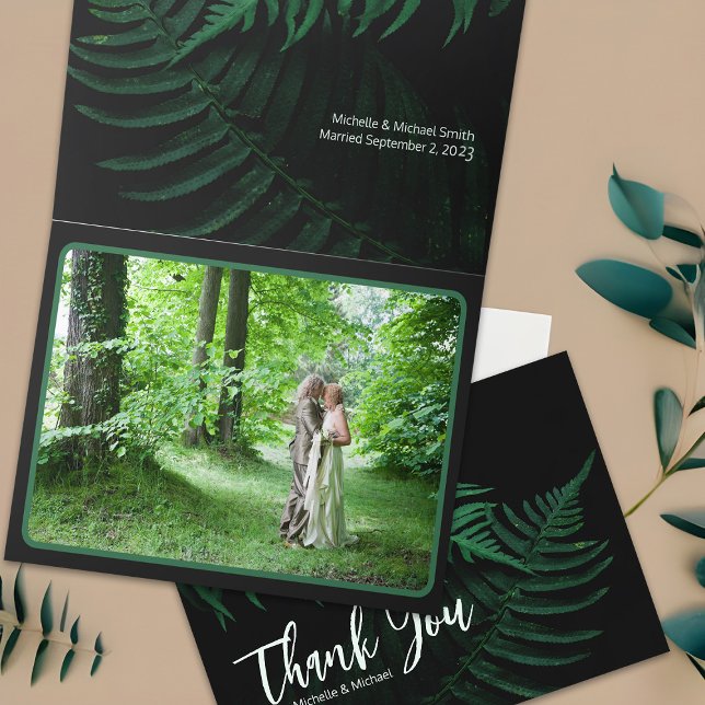 Tarjeta De Agradecimiento Boda de Woodland Green Forest Fern Nature Photo (Woodland fern wedding photo thank you note cards, elegant black and green botanical)