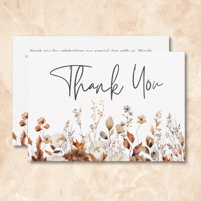 Tarjeta De Agradecimiento Boda del marco floral neutro de otoño moderno (Modern Fall Neutral Floral Frame Wedding Thank You Card)