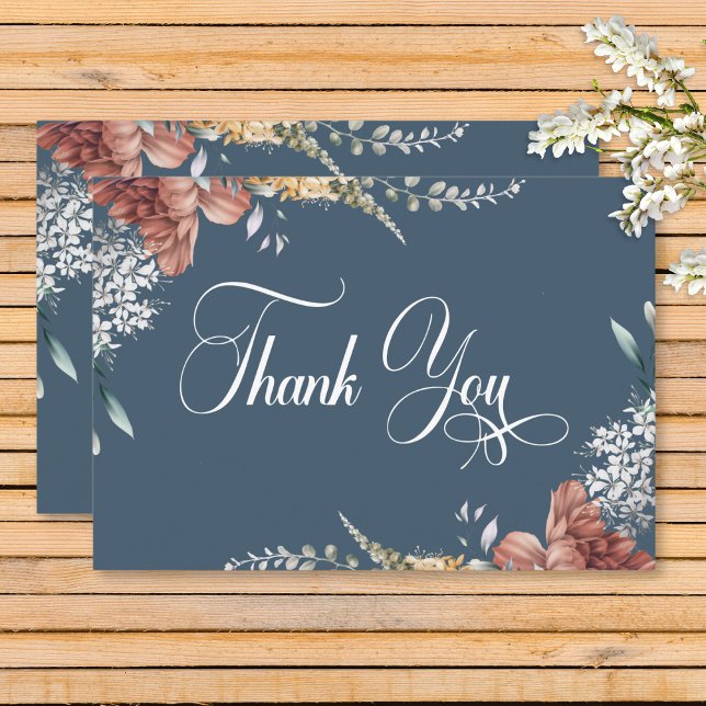 Tarjeta De Agradecimiento Boda floral de jardín romántico moderno azul (Modern Romantic Blue Garden Floral Wedding Thank You Card)