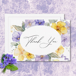 Tarjeta De Agradecimiento Boda floral de violetas moradas y amarillas modern