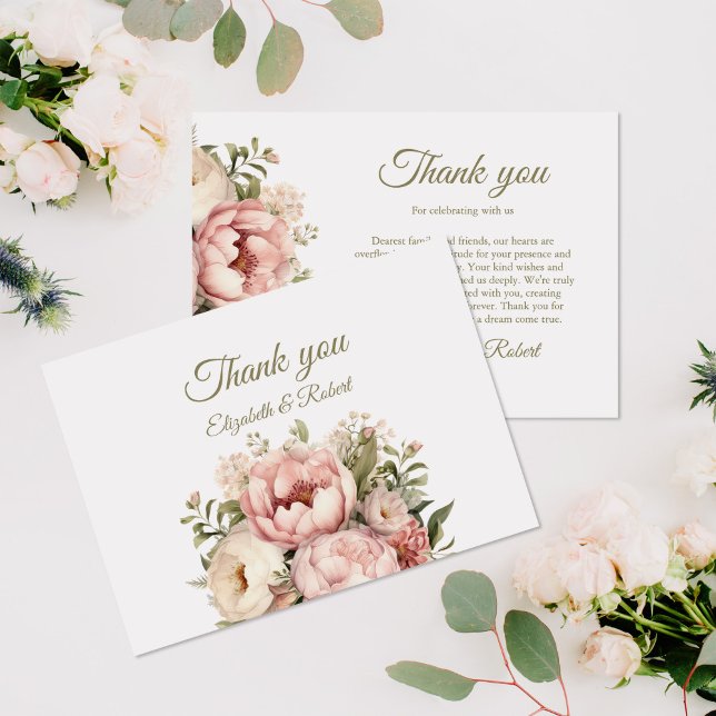 Tarjeta De Agradecimiento Boda floral rosa pálido y Rubor (Pale Peach and Blush Pink Floral Wedding Thank You Card on a table with pale pink flowers.)