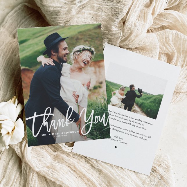 Tarjeta De Agradecimiento Boda fotográfico con letras de mano blanca (Rustic Hand Lettering Photo Wedding Thank You)