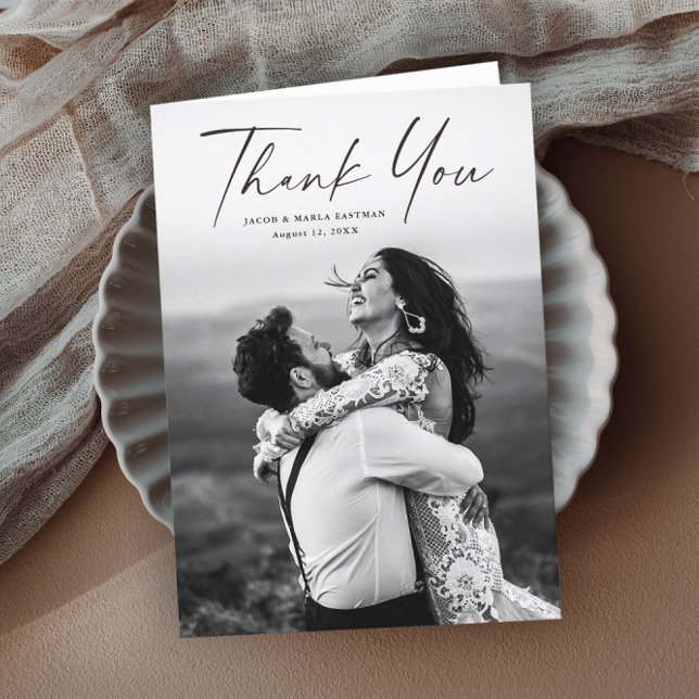 Tarjeta De Agradecimiento Boda fotográfico de escritura moderna (Elegant modern script wedding photo thank you cards.)