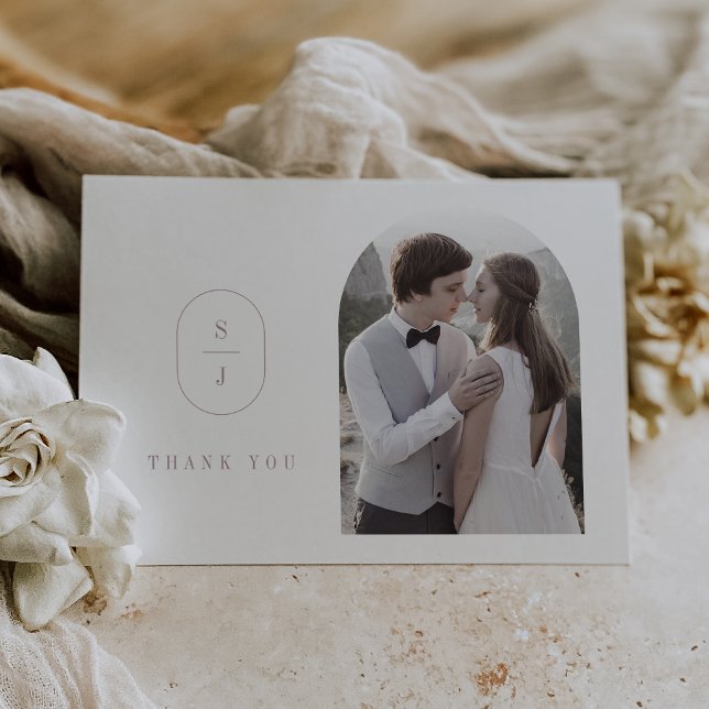 Tarjeta De Agradecimiento BODA fotográfico del Boho Monograma del Rosa con p (SHYLAH Flat Dusty Rose Boho Monogram Photo Wedding Thank You Card)