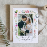 Tarjeta De Agradecimiento Boda fotográfico del marco de las flores de primav<br><div class="desc">Pastel Primavera Floral Blooms Frame Photo Boda Gracias Tarjeta Llanta | Envíe gracias a los huéspedes por ser parte de su boda con esta tarjeta de agradecimiento plana de personalizable. Esta florida tarjeta de agradecimiento incluye flores pastel y un marco floral verde. Esta elegante tarjeta de agradecimiento es perfecta para...</div>