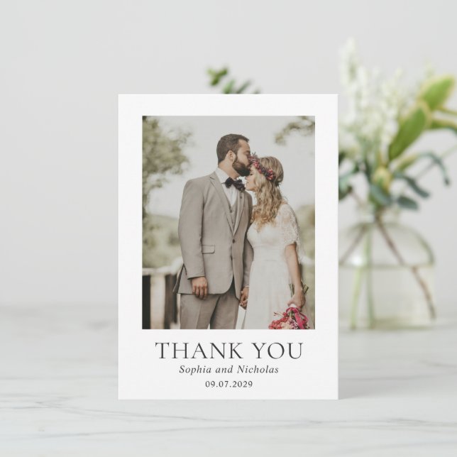 Tarjeta De Agradecimiento Boda fotográfico moderno simple en blanco y negro (Anverso de pie)