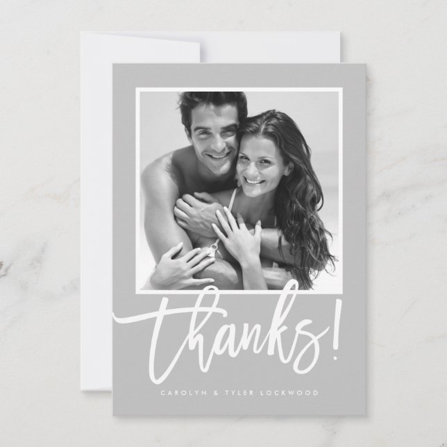 Tarjeta De Agradecimiento BODA GRACIAS A USTED simple caligrafía gris blanco (Anverso)