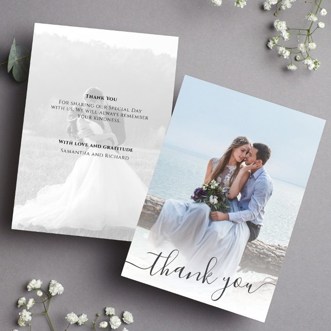 Tarjeta De Agradecimiento Boda Gracias Caligrafía 2 Foto (Elegant wedding thank you card with a 2 photo template)