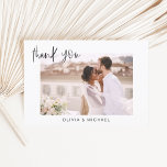Tarjeta De Agradecimiento Boda Gracias Foto Minimalista<br><div class="desc">Boda Gracias Cartas que tienen una foto en el frente y en la parte de atrás. Las tarjetas de agradecimiento contienen una moderna tipografía de escritura cursiva con letras a mano que son elegantes,  simples y modernas para usar después de la minimalista celebración del día de la boda.</div>