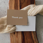 Tarjeta De Agradecimiento Boda marrón formal elegante minimalista<br><div class="desc">Esta minimalista y elegante tarjeta de agradecimiento de boda marrón es perfecta para un boda rústico. El diseño presenta una bonita fuente en un fondo marrón para embellecer tu evento.</div>