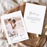 Tarjeta De Agradecimiento Boda minimalista Gracias Foto Simple<br><div class="desc">Boda Gracias Cartas que tienen una foto en el frente y en la parte de atrás. Las tarjetas de agradecimiento contienen una moderna tipografía de escritura cursiva con letras a mano que son elegantes,  simples y modernas para usar después de la celebración del día de la boda.</div>