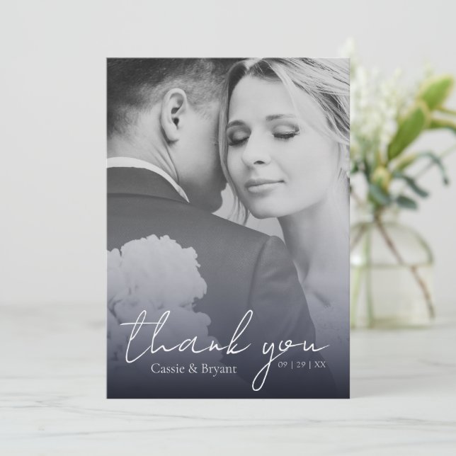 Tarjeta De Agradecimiento Boda moderno elegante de la Marina Azul Fade Graci (Anverso de pie)