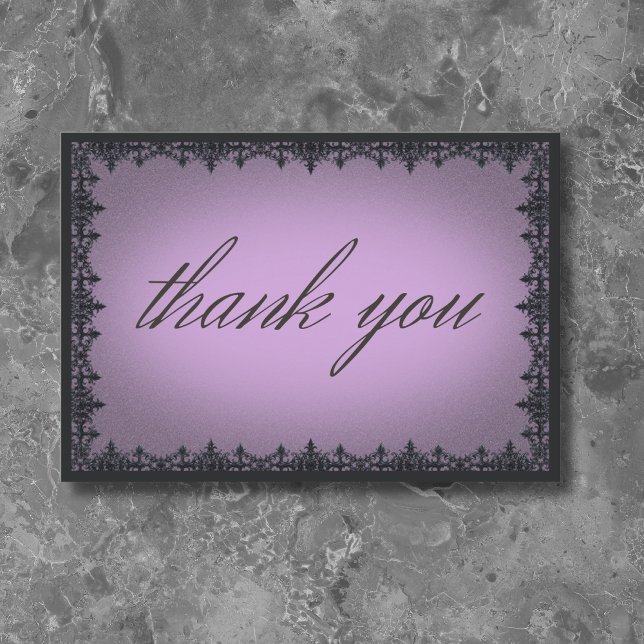 Tarjeta De Agradecimiento Boda púrpura de la frontera gótica de hierro victo (Victorian Gothic Iron Border Purple Wedding Thank You Card)