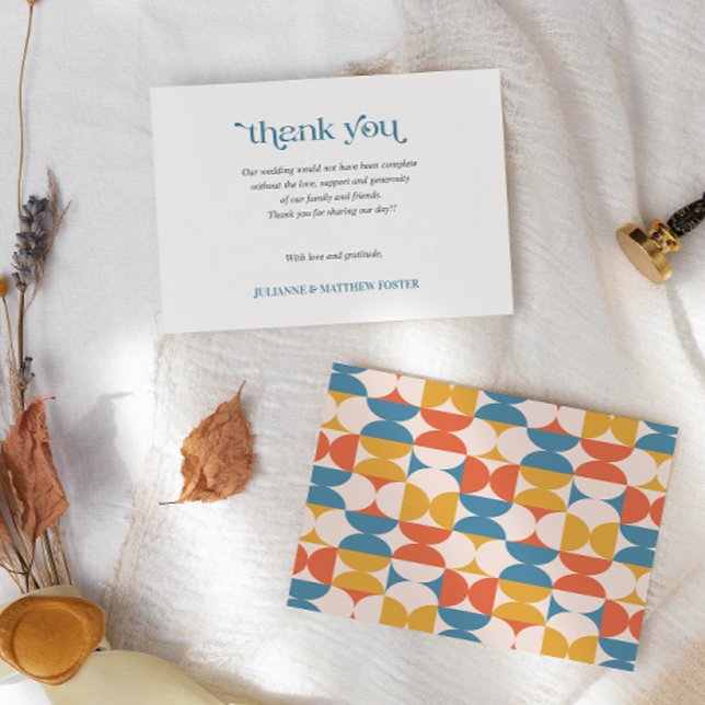 Tarjeta De Agradecimiento Boda Retro Media Circle Scallop Mid Century (Retro Vintage Mid-century Modern wedding thank you with names, custom message. Half Circle Scallops)