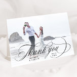 Tarjeta De Agradecimiento Boda romántico de caligrafía negra doblado foto<br><div class="desc">Esta tarjeta de agradecimiento plegada boda presenta una elegante y romántica caligrafía con texto personalizado dentro. Perfecto para bodas,  cumpleaños,  graduaciones y otros eventos. Para una personalización más avanzada de este diseño,  haga clic en el BOTÓN HERRAMIENTA DE DISEÑO AZUL de arriba.</div>