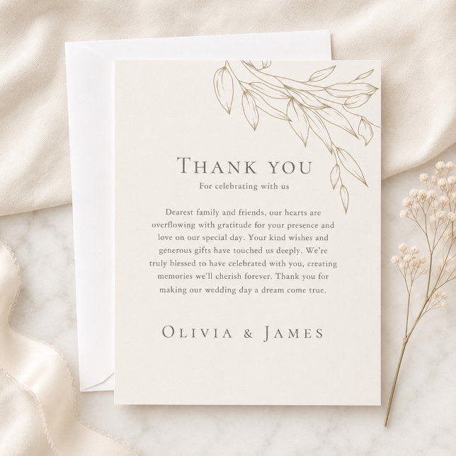 Tarjeta de agradecimiento botánica de marfil y oro (Ivory & Antique Gold Botanical Thank You Card on an elegant table with tiny flowers)
