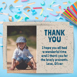 Tarjeta De Agradecimiento Boy Photo Modern Kid's Birthday<br><div class="desc">Tarjeta de agradecimiento para el cumpleaños de un niño simple y moderno. Diseño moderno y sencillo. Una gran tarjeta de agradecimiento de cumpleaños para tus amigos y familia - gracias a tu invitado por sus regalos, tarjetas y deseos. Agrega tu foto y personaliza la tarjeta con tu nombre y texto....</div>
