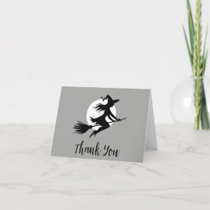Tarjeta De Agradecimiento Bruja espeluznante de Halloween volando a través d