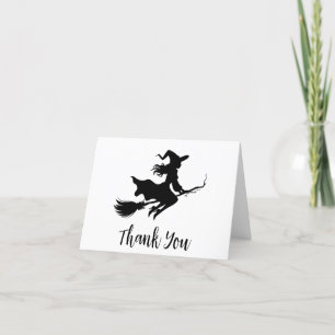 Tarjeta De Agradecimiento Bruja espeluznante de Halloween volando a través d
