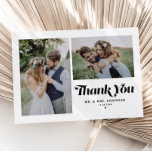 Tarjeta De Agradecimiento Caligrafía de Retro Negro Dos Bodas de fotografía<br><div class="desc">Expresar su gratitud con estilo con nuestra tarjeta de agradecimiento de nuestro boda de fotos de personalizable, que incluye caligrafía retro y un encantador collage de dos fotos. Perfecto para conmemorar su día especial, esta tarjeta de agradecimiento le permite mostrar sus momentos favoritos mientras transmite su más sincero agradecimiento a...</div>