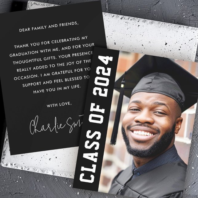 Tarjeta De Agradecimiento Clase del año 2024 foto moderna de graduación negr (Class of year 2024 modern black graduation photo thank you card)