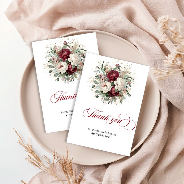 Tarjeta de agradecimiento clásica de flores de col (Classic Maroon Floral Greenery Gold Thank You Card)