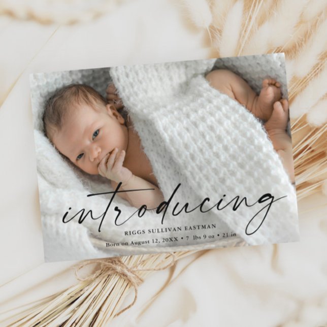 Tarjeta de agradecimiento con foto de presentación (Modern script introducing budget baby photo birth announcement thank you.)