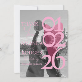 Tarjeta de agradecimiento con tipografía rosa de f