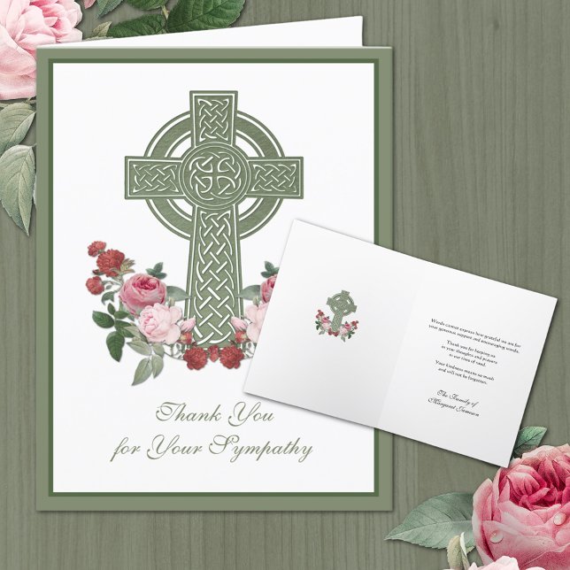 Tarjeta De Agradecimiento Condolencia de Rosas de la Cruz Celta de Irlanda (Beautiful Moss Green Irish Celtic Cross with pink and red roses Condolence thank you cards)