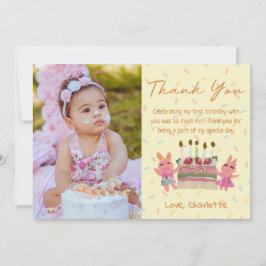 Tarjeta De Agradecimiento Conejitos Lindos con Tarta Amarilla Foto de Cumple