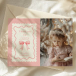 Tarjeta De Agradecimiento Coquette Pink Watercolor Bow Primer Cumpleaños<br><div class="desc">Captura y comparte la alegría del primer cumpleaños de tu bebé con nuestra adorable tarjeta de agradecimiento de cumpleaños. Esta tarjeta personalizada es la manera perfecta de expresar gratitud a sus invitados mientras aprecian los preciosos recuerdos hechos durante la celebración. Personalizable con una foto del evento, la tarjeta presenta un...</div>
