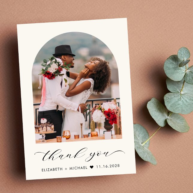 Tarjeta De Agradecimiento Crema de fotos arcaica de la elegante boda (Celebrate your love story with a thank you card showcasing your photo in an elegant arch frame)