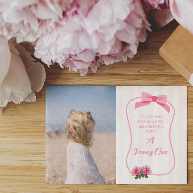 Tarjeta De Agradecimiento Cumpleaños elegante con lazo floral (Subido por el creador)