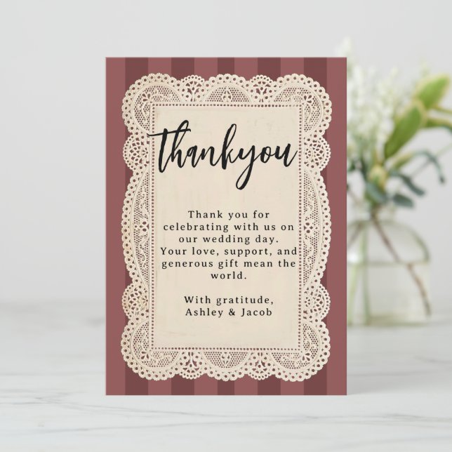 Tarjeta de agradecimiento de boda clásica de encaj (Anverso de pie)