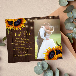 Tarjeta de agradecimiento de boda con foto floral