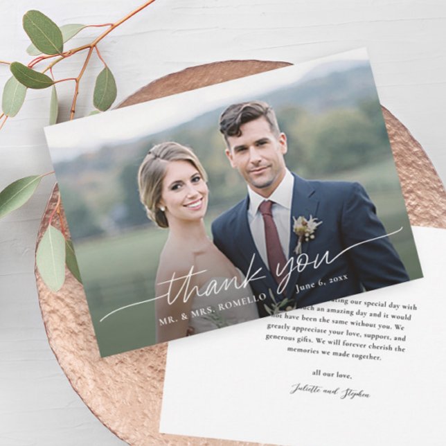 Tarjeta de agradecimiento de boda con foto simple  (Elegant simple photo overlay wedding thank you card with message from the couple on the back.)