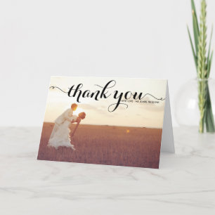 Tarjeta de agradecimiento de boda con tipografía n