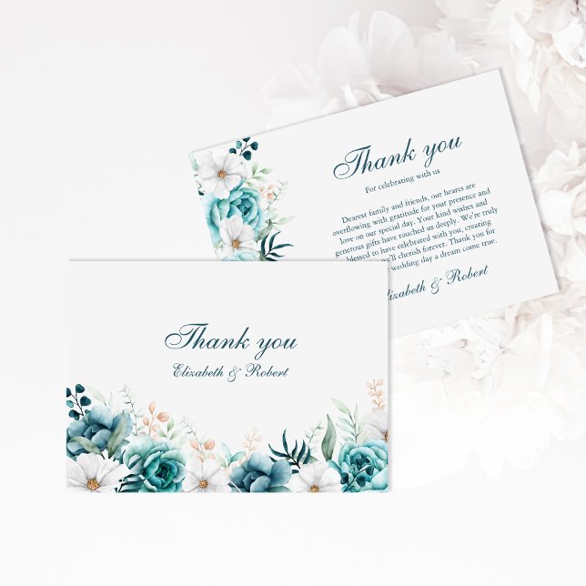 Tarjeta de agradecimiento de boda de flor silvestr (Teal and Off-White Wildflowers Wedding Thank You Card on a white floral background.)