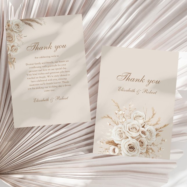 Tarjeta de agradecimiento de boda de rosas de marf (Elegant Ivory Roses Wedding Thank You Card on a neutral sunny dry palm leaf.)