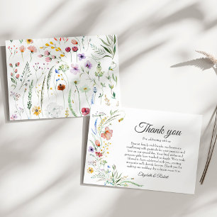 Tarjeta de agradecimiento de boda en prado de flor
