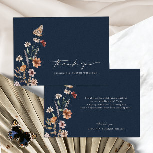 Tarjeta de agradecimiento de boda floral azul mari