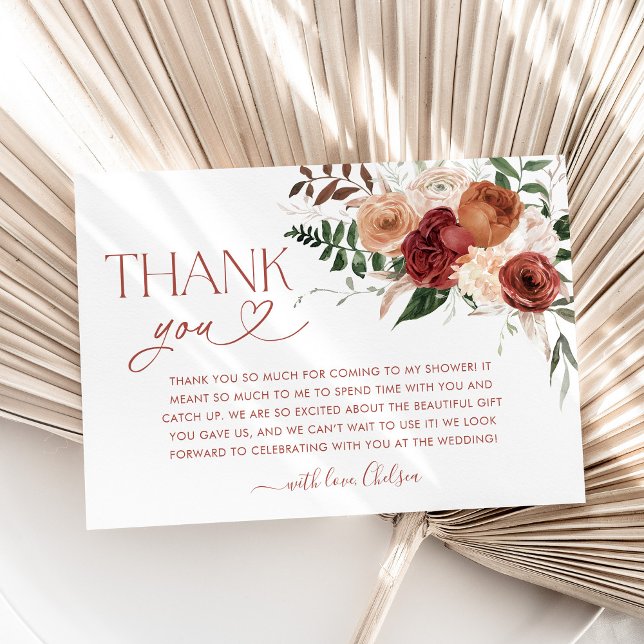 Tarjeta de agradecimiento de boda floral de enamor (Fall in Love Bridal Shower Thank You card with fall color flowers)