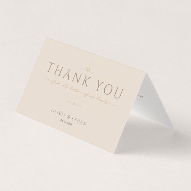 Tarjeta de agradecimiento de boda plegada beige de (Anverso)