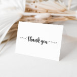 Tarjeta de agradecimiento de Boda plegado caligraf<br><div class="desc">Esta tarjeta de agradecimiento boda plegado caligrafía es perfecta para un boda moderno. El diseño, sencillo y elegante, presenta una tipografía de escritura clásica y elegante en blanco y negro. Personaliza el interior de la tarjeta con tus nombres y un mensaje de agradecimiento. O bien, deje la sección de mensajes...</div>