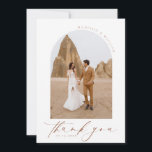 Tarjeta de agradecimiento de Boho Photos Boda<br><div class="desc">Expresar su gratitud con nuestra tarjeta de agradecimiento a nuestro Boda de Fotos de Boho. Con una caligrafía elegante y su foto boda favorita en un diseño de arco moderno, esta tarjeta le da un toque de clase a su sincero agradecimiento. Personalizable fácil, es el toque final perfecto para sus...</div>