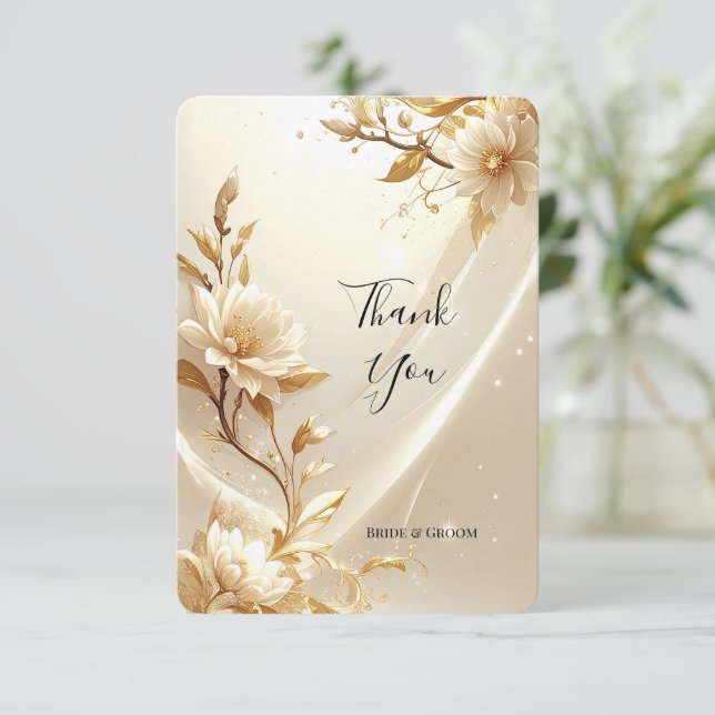 Tarjeta de agradecimiento de flores blancas y dora (Anverso de pie)