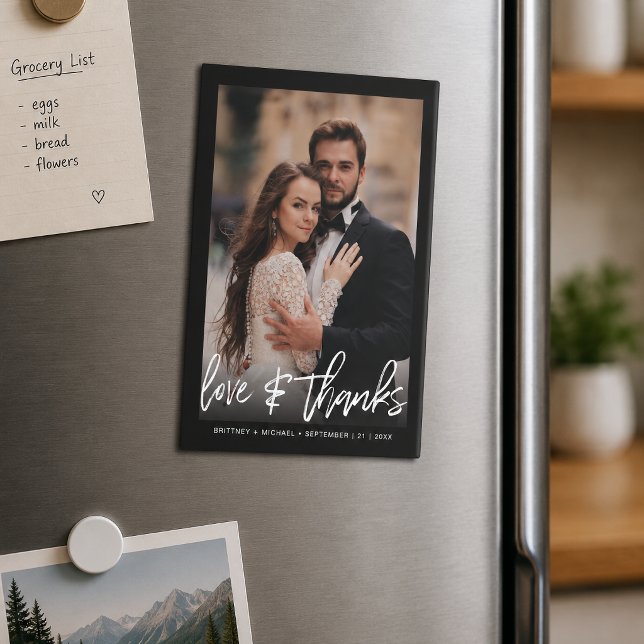 Tarjeta de agradecimiento de foto con letra a mano (Express your sincere gratitude with sophisticated, contemporary style using this modern thank you.)